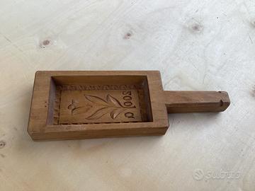 Stampo per burro in legno antico