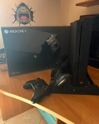 Xbox one x 1TB+3 controller+4giochi