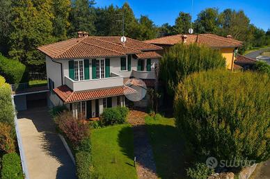 VILLA SINGOLA A COLLEBEATO