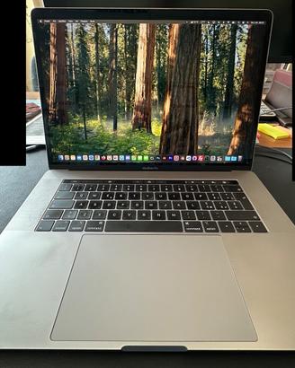 Apple Macbook Pro 15'' Touchbar, 256 gb ssd 16 ram
