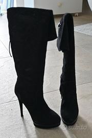Stivali da donna in camoscio nero