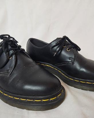 Dr Martens Vegan Leather Pelle Vegana