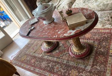 Tavolo ovale in marmo 40/50 con gambe in legno