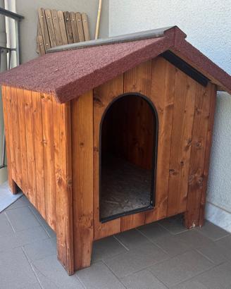 Cuccia da esterno per cani di taglia media