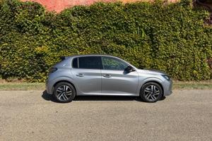 Peugeot 208 PureTech 100 EAT8 Active Pack – 2023