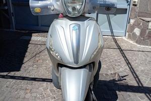 Piaggio Beverly 350