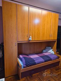 Armadio a ponte compreso di letto turco