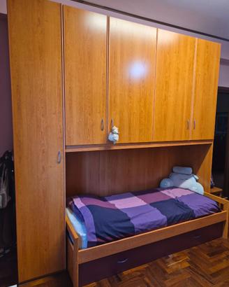 Armadio a ponte compreso di letto turco