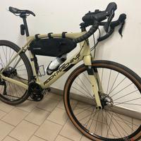 Bici gravel carbonio