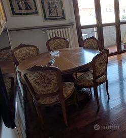 Tavolo rotondo sala con sedie