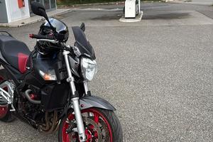 Suzuki gsr 600