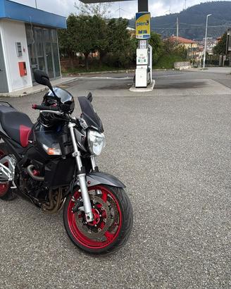 Suzuki gsr 600