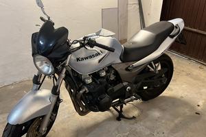 Kawasaki zr7  stupenda