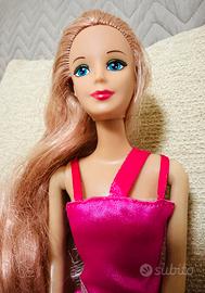 Barbie in abito da sera.