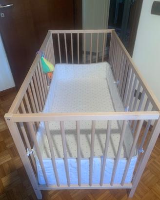 Lettino Ikea completo di materasso e paracolpi