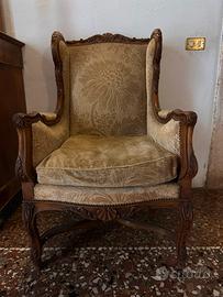 Poltrona antica itagliata in legno- stile Luigi XV