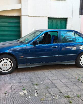 BMW 318 i serie 3