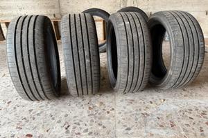 4 Pneumatici Bridgestone (estive)  225/45/18