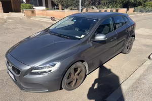 Volvo v40 D2 momentum