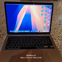 MacBook Air M,  batteria 93%! 