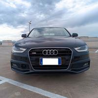 AUDI A4 4ª serie 2.0 TDI S-LINE FULL OPT KM REALI