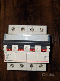 interruttore magnetotermico  c50 bticino 4p