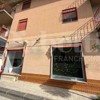 Negozio Pedara [Cod. rif GS013VCG]