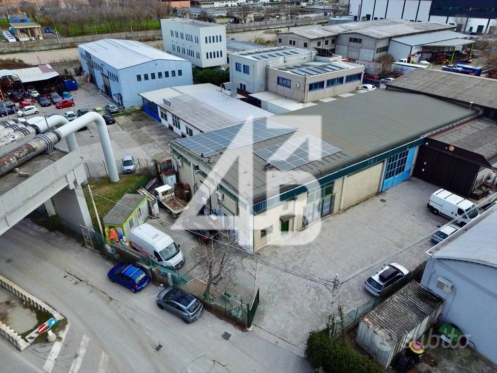 Immobile di 610 m² con più di 5 locali a Trieste