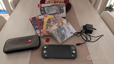 Nintendo Switch Lite + 6 Giochi + Custodia+ SD 64G