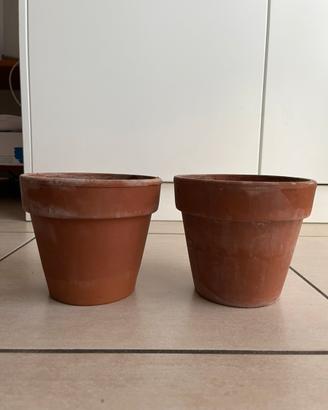Due vasi in terracotta diametro 14cm