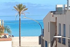 Bilocale fronte mare 
