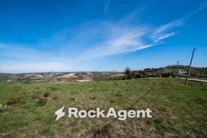 Terreno di 6892 m² a Fano