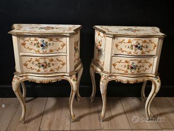 Coppia di Comodini Veneziani