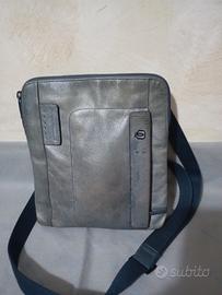 borsello Piquadro blu in pelle 