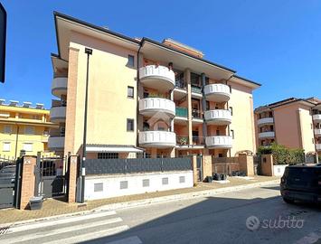 3 LOCALI A APRILIA