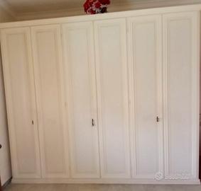 Armadio in legno classico