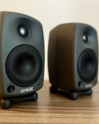 Genelec  8020B casse amplificate pro  basi e borsa