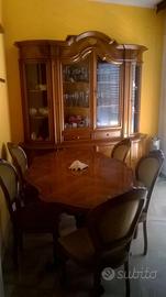 credenza, tavolo con 5 sedie 