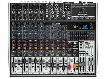 BEHRINGER Xenyx X1832 USB