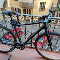 Bicicletta Cube Hyde Pro