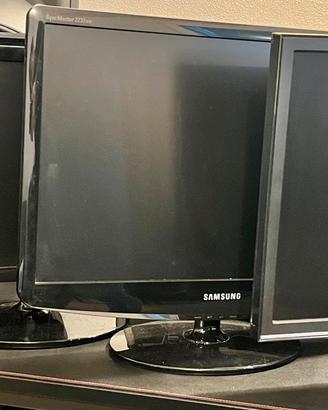 Monitor 22”