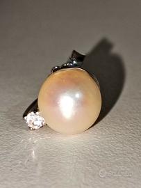 Orecchini perla, oro e diamantino