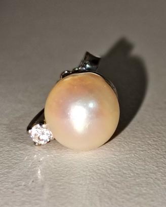 Orecchini perla, oro e diamantino