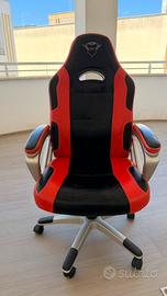 Sedia da gamer usata ma tenuta bene