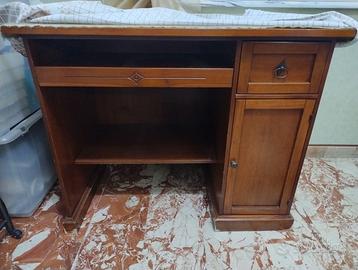 Scrivania porta PC classica in legno massello