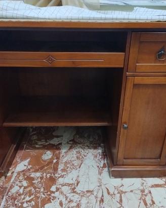 Scrivania porta PC classica in legno massello
