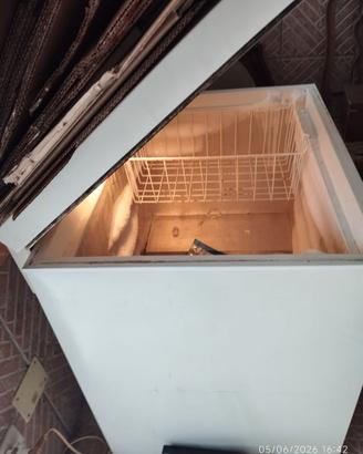 CONGELATORE A POZZETTO REX R028 271 LITRI BIANCO J