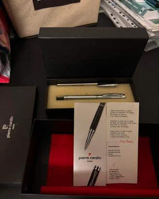 Penna PIERRE CARDIN
