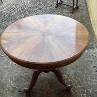 Tavolo in legno massello