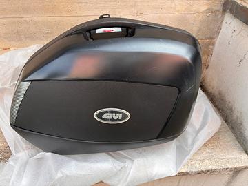 Valigie laterali moto GIVI